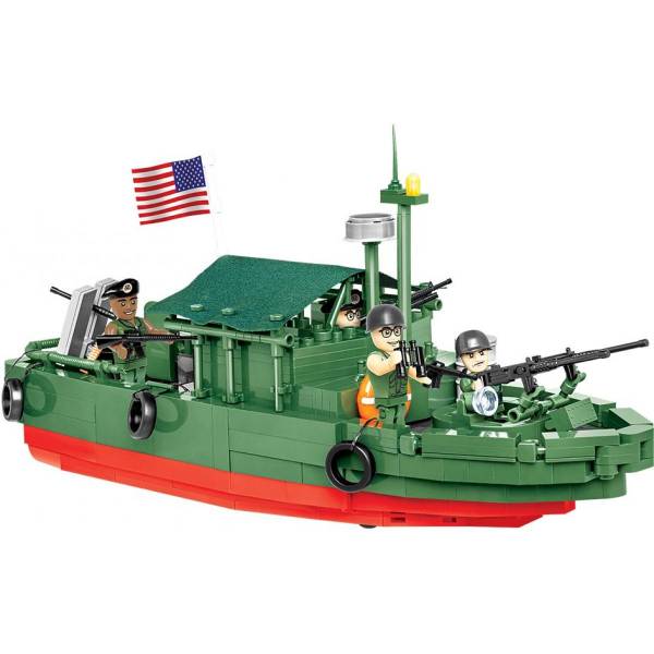 Cobi 2238 Vietnam War Patrol Boat River MK II 1:35.

Jednalo se o říční hlídkový člun s posádkou 4 vojáků, tj.

Historie modelu:


	americký člun používaný ve vietnamské válce k hlídkování a přepravě vojáků
	s velmi malým ponorem měl možnost plout na mělčině
	dosahoval maximální rychlosti 28,5 uzlů, tj.53 km/h
	loď měla velkou palebnou sílu
	čluny používalo americké námořnictvo až do 90.


Přednosti:


	rozvíjí manuální zručnost a jemnou motoriku
	grafika je natištěna na kostkách stálobarevným tiskem


Obsah balení:


	celkem 615 dílků
	4 figurky vojáků


Kupte chlapcům stavebnici Cobi!

Vhodné pro děti od 8 let
Materiál: plast
Počet dílků: 615 + 4 figurky vojáků
Rozměry balení: 45 x 30,5 x 6 cm
Země původu: EU