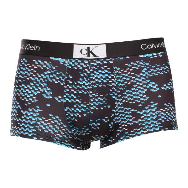 Pánské boxerky Calvin Klein vícebarevné (NB3406A-LO9) XL, trenky / trenýrky.
Kvalitní boxerky do každého šatníku
Pánské boxerky Calvin Klein s delší nohavičkou zajišťují dokonalý komfort pro každodenní nošení, nezáleží na tom, jestli tě čeká důležitá pracovní schůzka nebo lezení po skalách.
Spodní prádlo Calvin Klein milují lidé po celém světě
Pánské spodní prádlo Calvin Klein patří ke stálicím módního průmyslu.