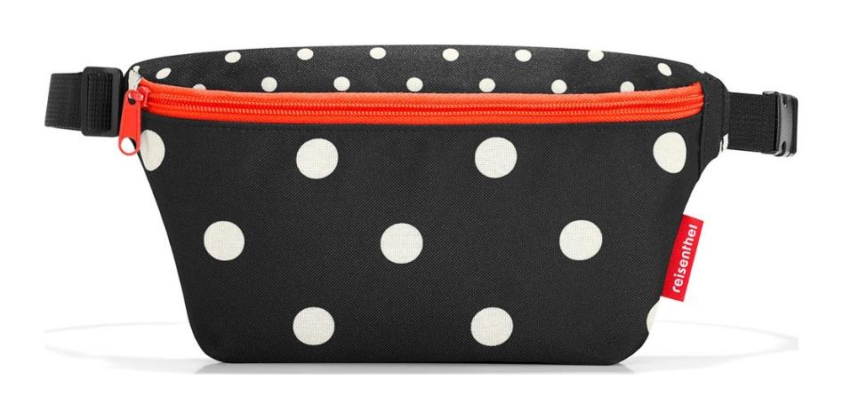 Reisenthel Beltbag S Mixed Dots Malá, ale šikovná – přesně taková je elegantní ledvinka Reisenthel, která vám poslouží jako stylový doplněk do města nebo na krátkou procházku.

hlavní přihrádka na zip
kapsička na zip v přední části
nastavitelný popruh se snadno ovladatelnou přezkou
odolný, vodu odpuzující materiál