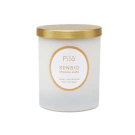 Pilō Pilō | Ambience Candles - Sensio čistě přírodní svíčky na bázi aromaterapie 230 g.
Hmotnost svíčky je 230g a průměrná délka hoření okolo 50h.
Vyrobeno ve Španělsku ekologickou metodou.
Nenechávejte hořící svíčky bez dozoru.